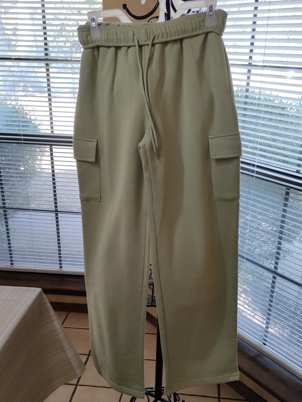 No Boundaries  Women's Cargo Joggers with Drawstring Waist